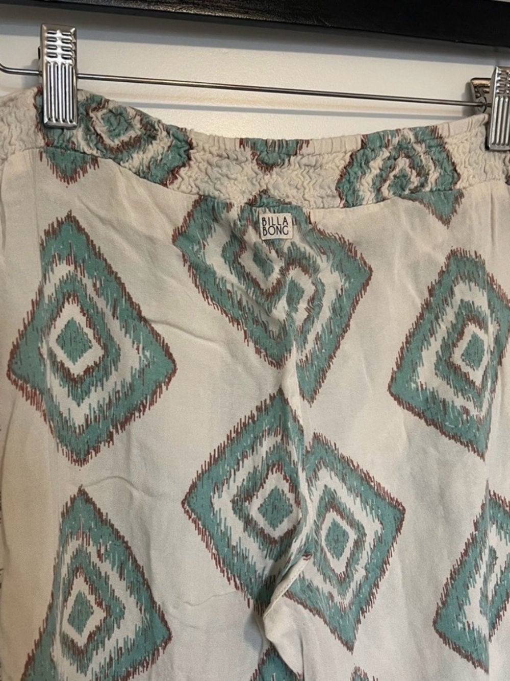 Billabong Cream Wide-Leg Pants with Green Geometric Print - Picture 5 of 7